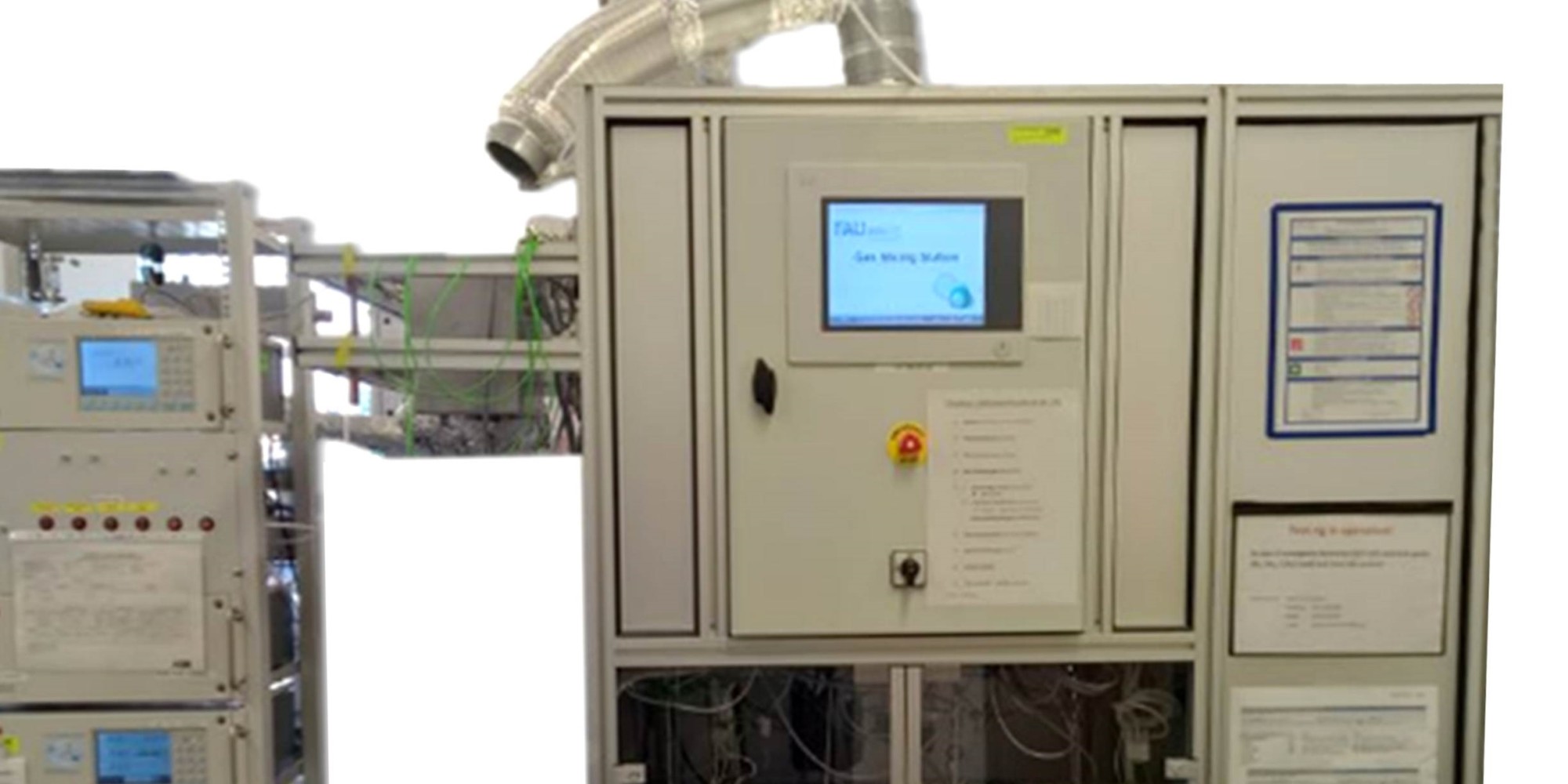 Zur Seite: Gas controll system with reactor test bench