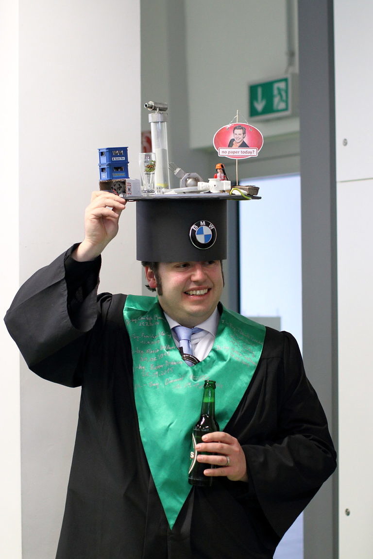 Dominik Müller defends his dissertation