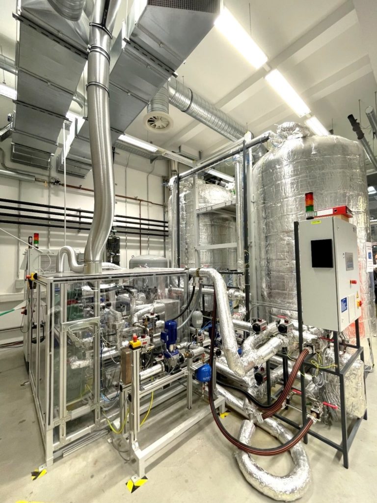 Storages in times of energy crisis: Carnot battery plant successfully stores first kilowatthours