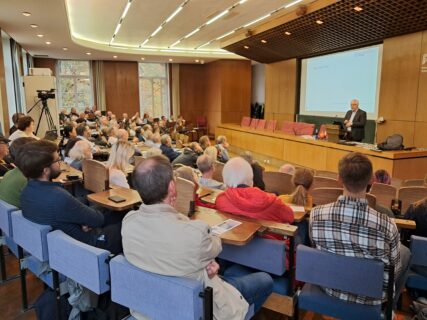 Towards entry "Scientists for Future Symposium a complete success"